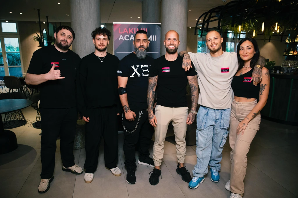 Das Team der LAKIMII ACADEMII im Studio